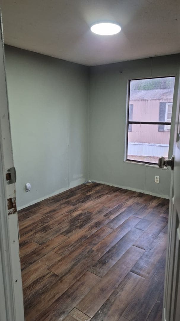 Building Photo - Mobile Home