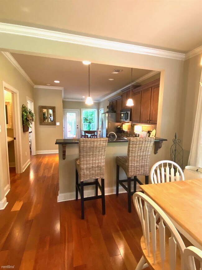 Building Photo - 3 br, 2.5 bath Townhome - 4618 Cotswold Lane