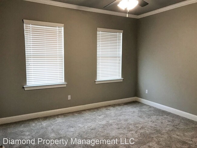 Building Photo - 3 br, 2.5 bath House - 507 Perfect Place