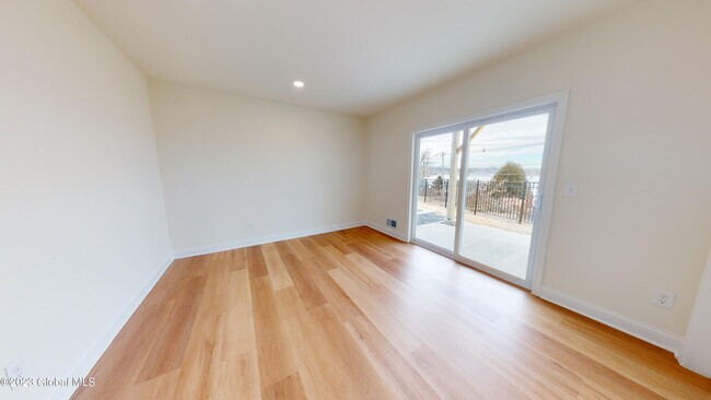 Building Photo - 544 NY-9P
