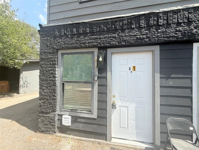 Building Photo - 9205 Georgian Dr