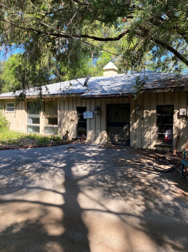 Building Photo - 1750 Braxton Bragg Ln