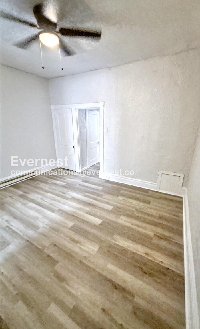 Building Photo - 3720 Fairview Ave