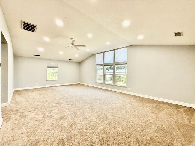 Building Photo - Large 2 story home available immediately