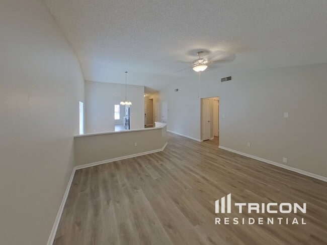 Building Photo - 1507 Crossridge Dr