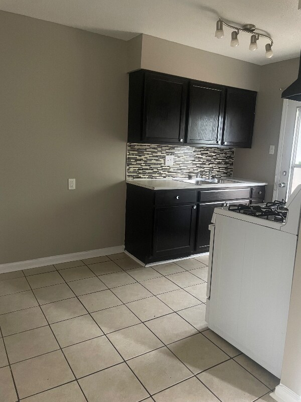 Building Photo - 4653 Cotton Dr