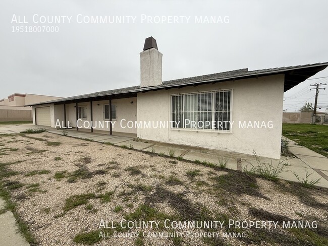 Building Photo - 186 S California Ave