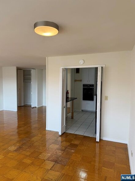 Building Photo - 39 E 39th St