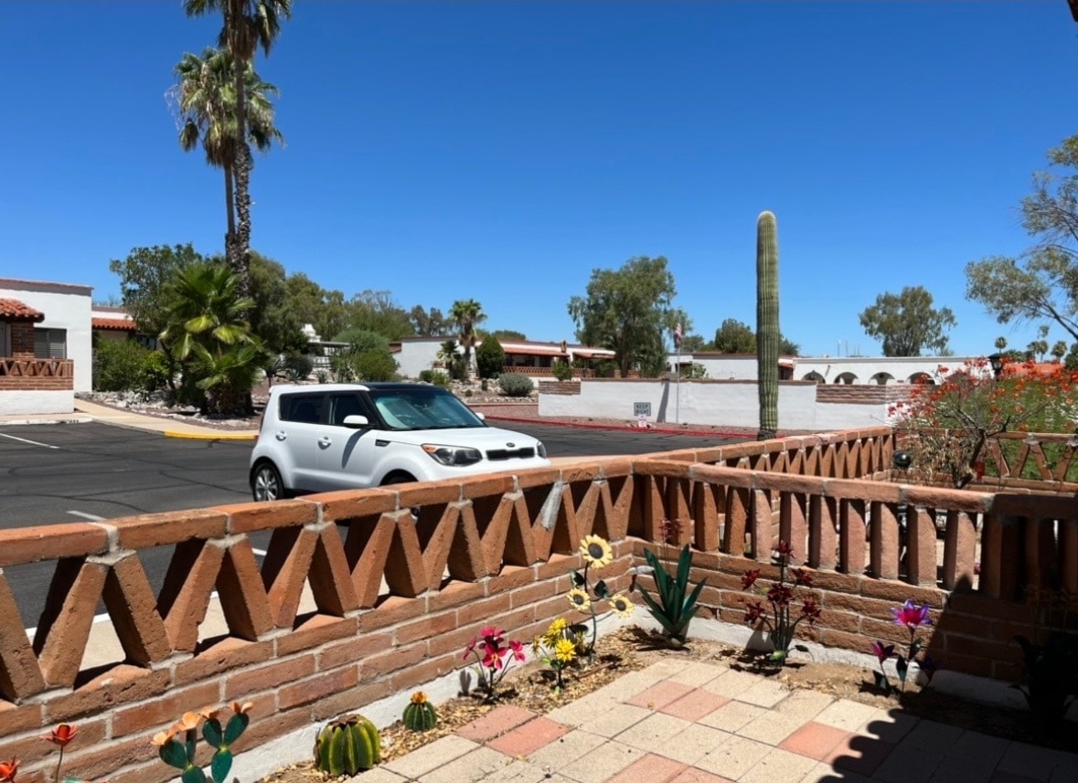 Building Photo - 349 S Paseo Madera