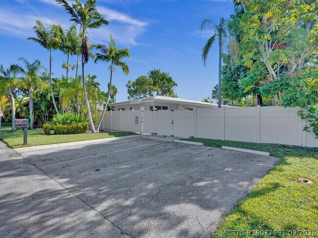 Building Photo - 4422 Sea Grape Dr
