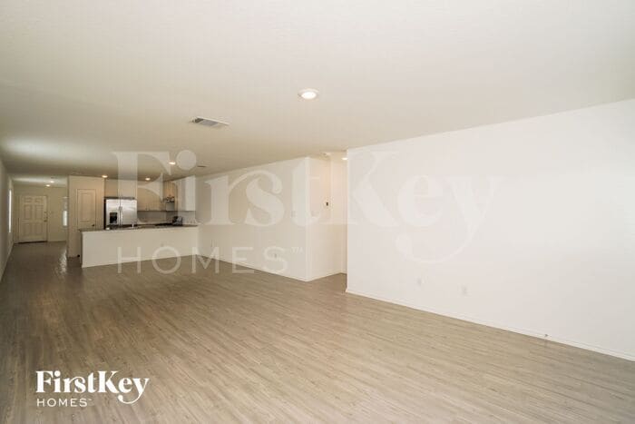 Building Photo - 2451 Lake Hls