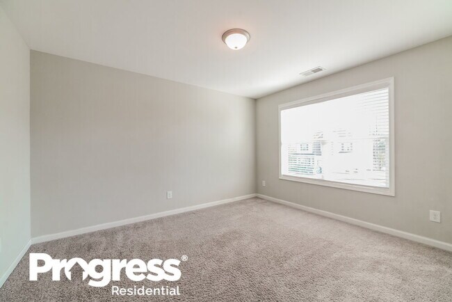 Building Photo - 286 Waters Edge Pkwy