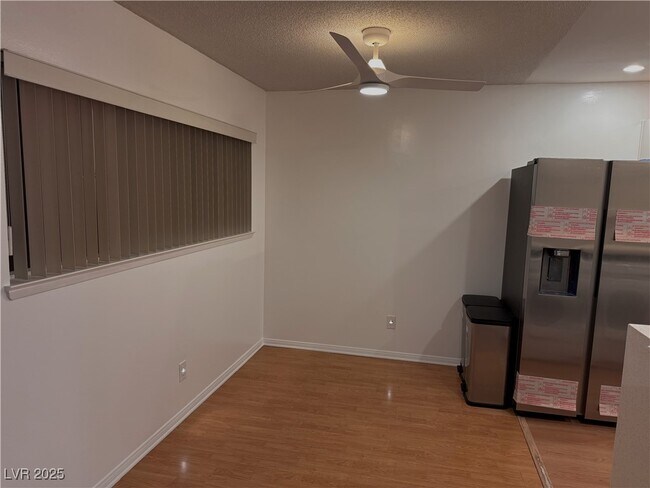 Building Photo - 350 E Desert Inn Rd