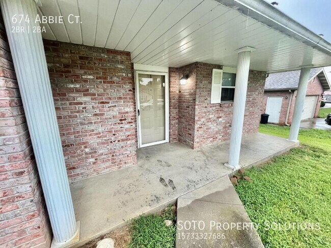 Building Photo - 674 Abbie Ct