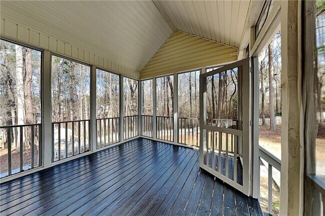 Building Photo - 284 Kent Ln