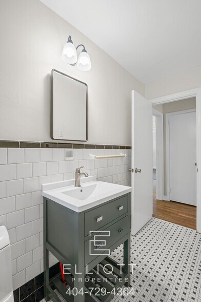 Building Photo - 1095 Oakfield Dr SE