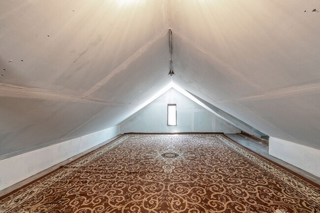 Extra Storge off Master bedroom - 1150 Manhattan Ave