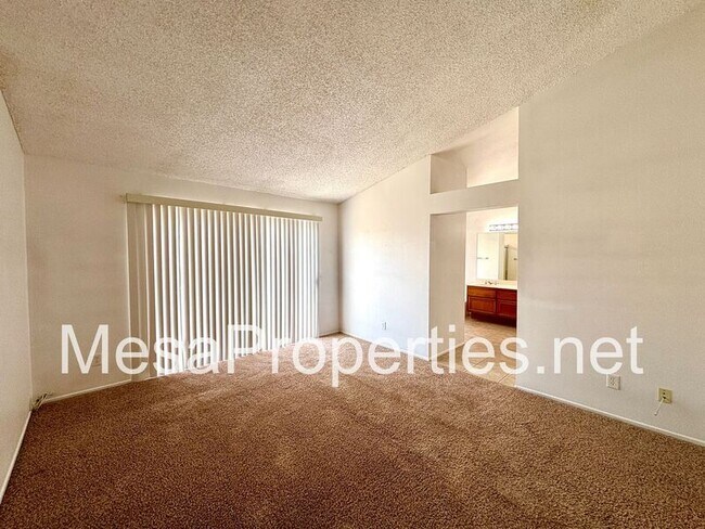 Building Photo - 14581 King Canyon Rd