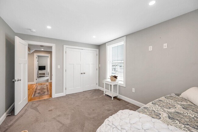 Building Photo - 352 Portsmouth Ave