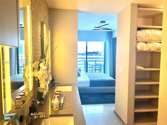 Building Photo - 88 SW 7th St