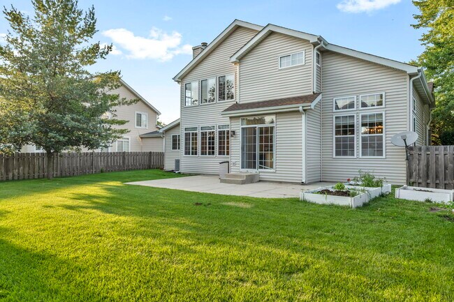 Building Photo - 2241 Avalon Ct S