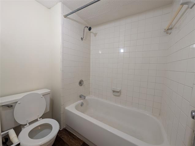 Building Photo - 8560 Park Ln