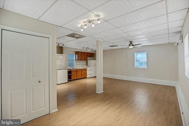 Building Photo - 808 Monroe Ave