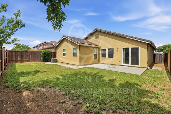 Building Photo - 3 Bedroom 2 Bathroom Plumas Lake, Move in Ready