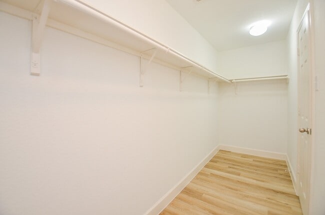 Building Photo - 2103 Orchard Frost Dr