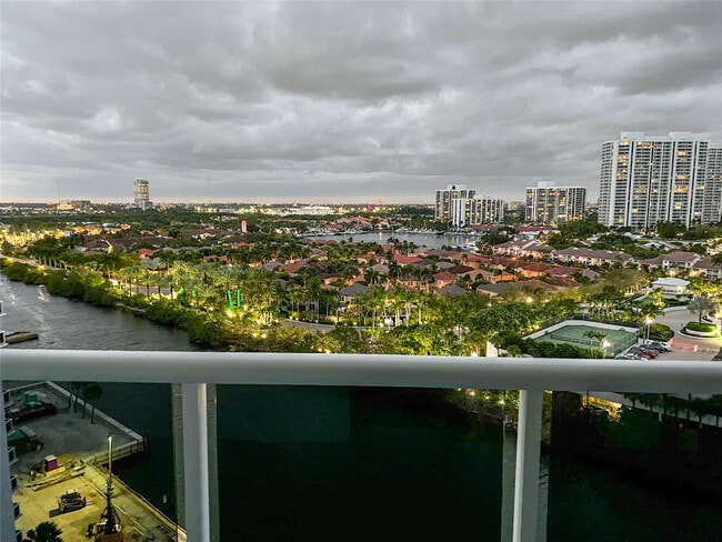 Building Photo - 20515 E Country Club Dr