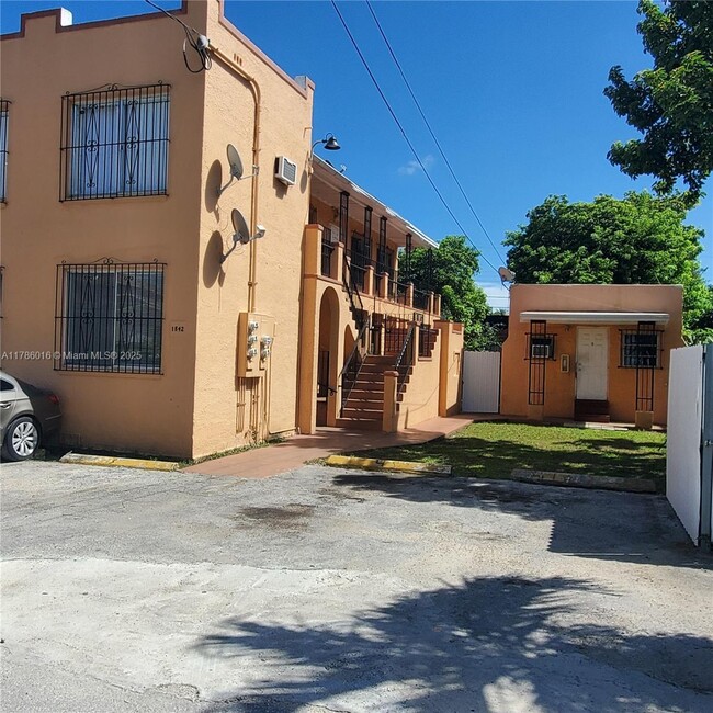 Building Photo - 1842 NW 19th Terrace