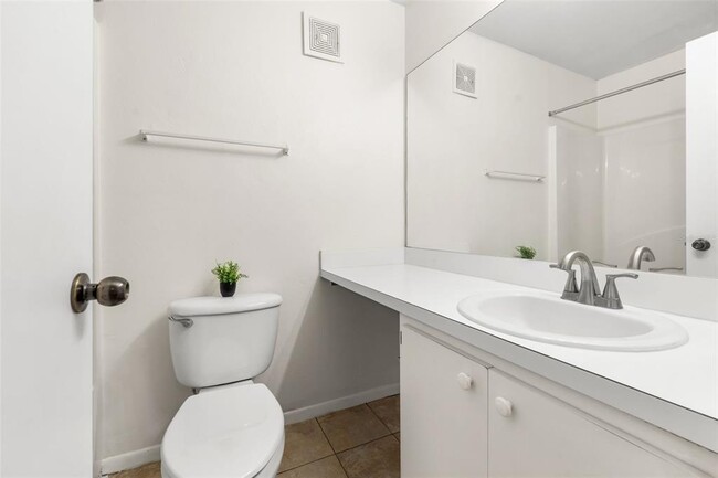 Building Photo - 4000 SW 23rd St