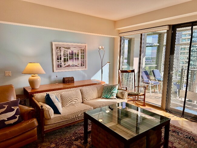 Building Photo - 654 Front St