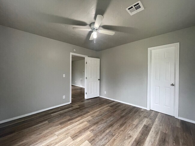 Building Photo - 824 NW 45th St