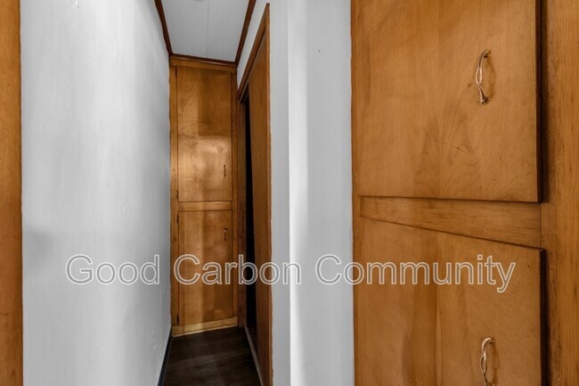 Building Photo - 765 Oliver St