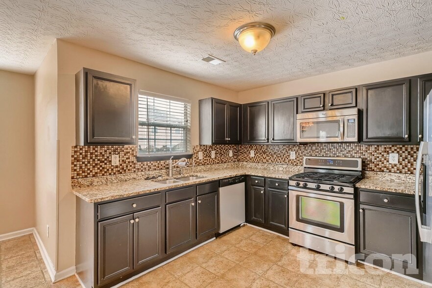 Building Photo - 59 Stony Oak Dr