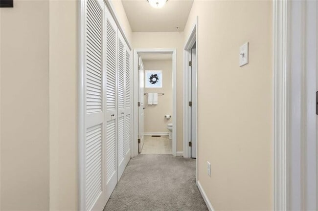 Building Photo - 601 Pointe View Dr