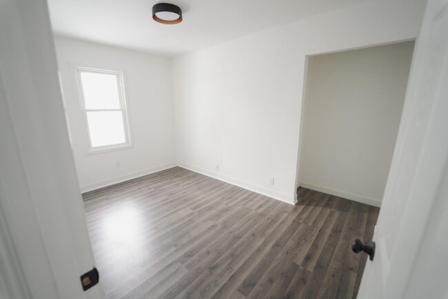 Building Photo - 1313 Summerset Dr