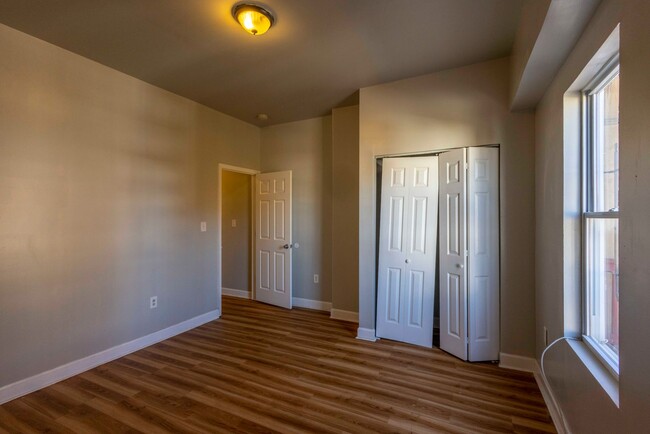 Building Photo - Townhome for rent in Reservoir Hill!