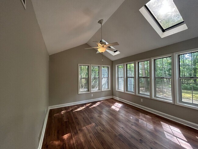 Building Photo - 102 Shawville Ln