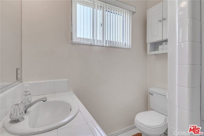 Building Photo - 2033 Euclid St