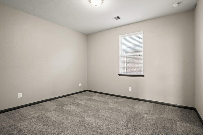 Building Photo - 14105 N Lake Branch Ln