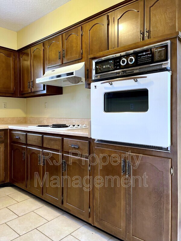 Building Photo - 421 Griffon Dr