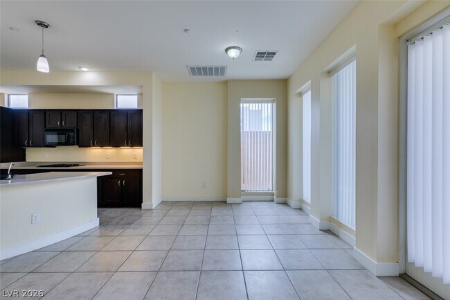 Building Photo - 228 Frapuccino Ave