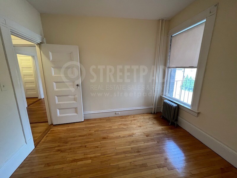 Building Photo - 2 Ware St