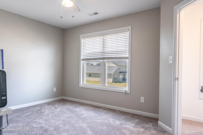 Building Photo - 166 Belshaw Ct