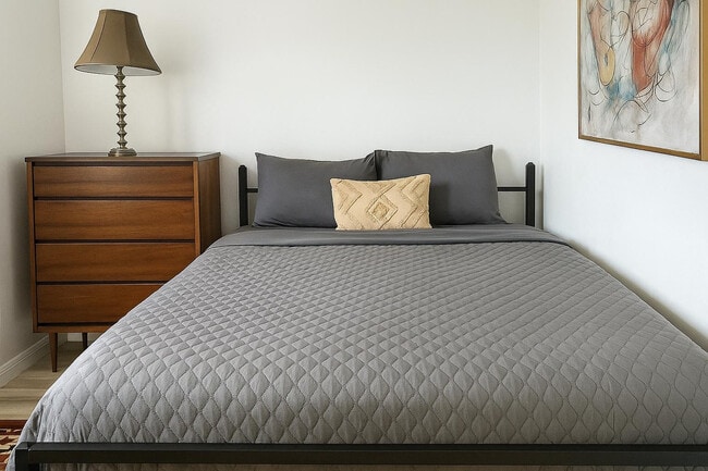 Building Photo - 607 E Euclid St