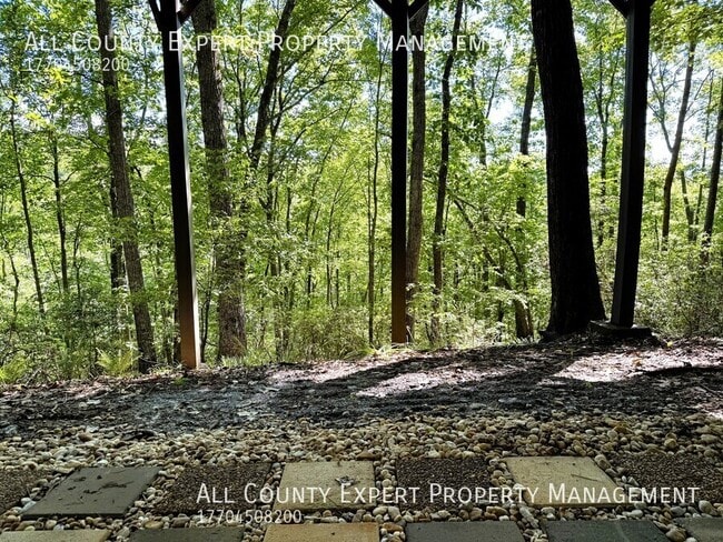 Building Photo - 438 Hunters Trce