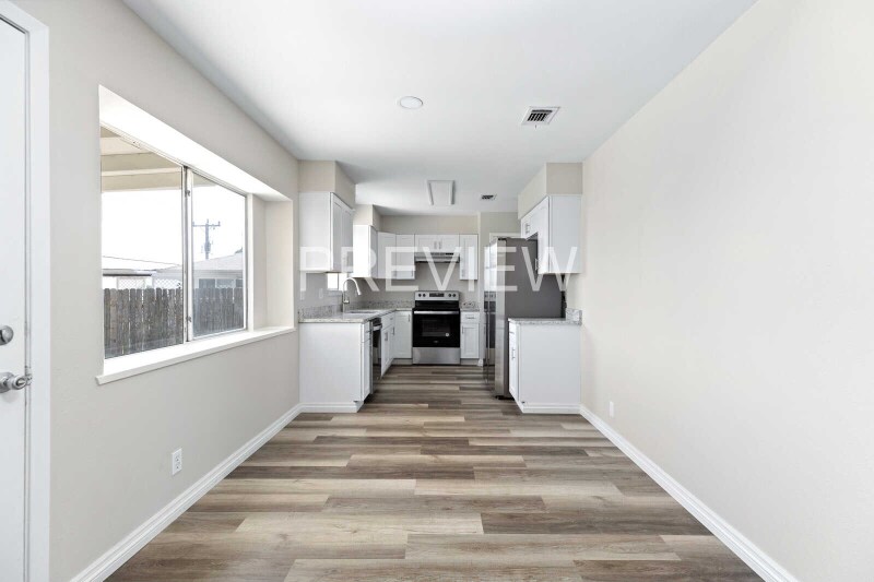 Building Photo - 178 Oakside