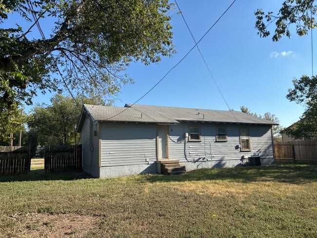 Building Photo - 1206 Culp Ave